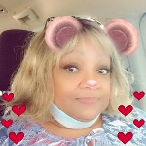 Meet your Posher, Alma